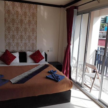 Ramaz Hotel Patong Esterno foto