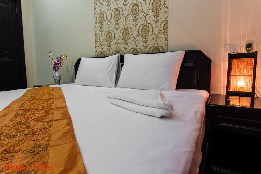 Ramaz Hotel Patong Esterno foto