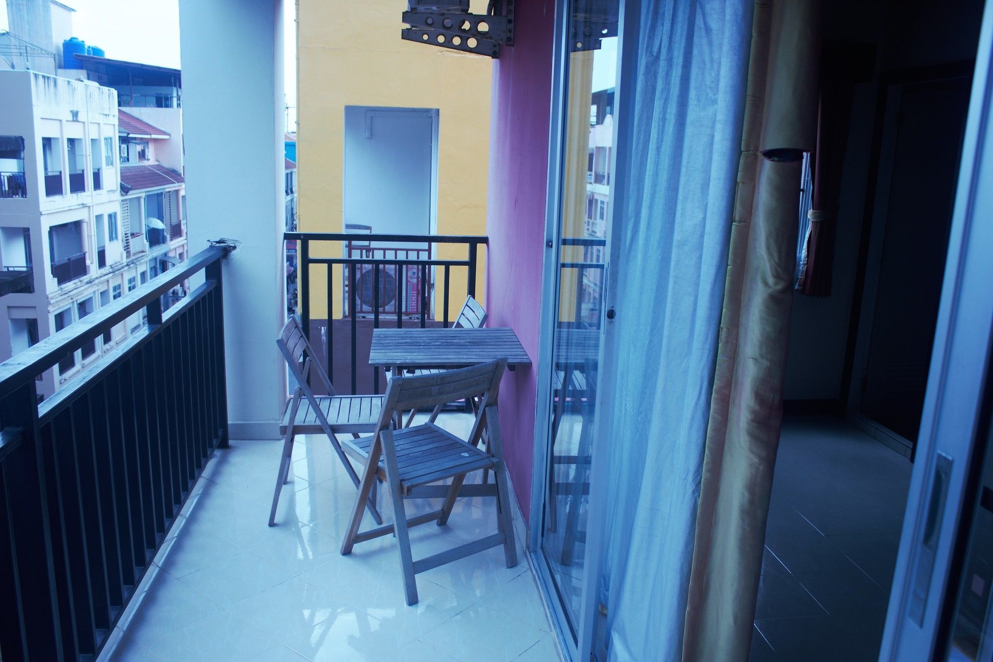 Ramaz Hotel Patong Esterno foto