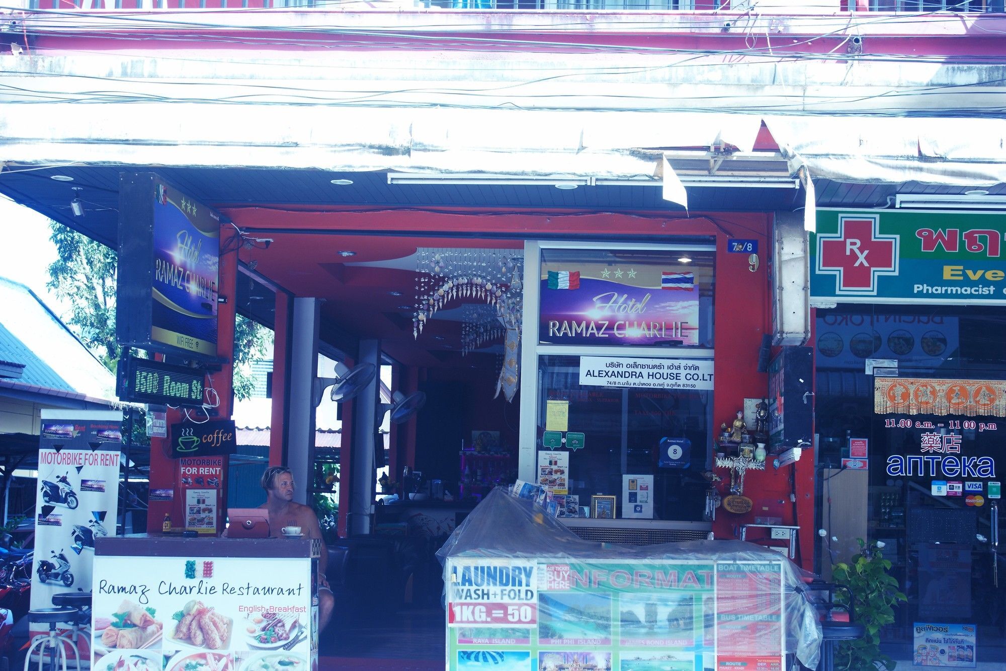 Ramaz Hotel Patong Esterno foto
